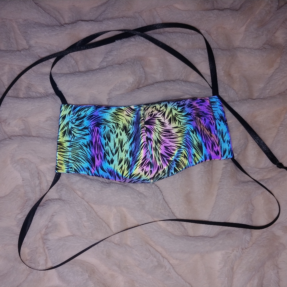 Flash reactive rave mask
